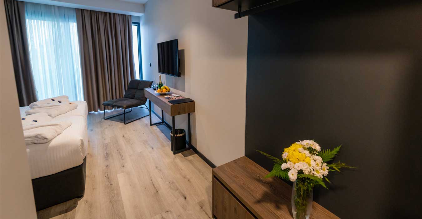 Deluxe Double Suite (Balcony)